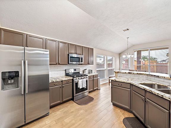 4th image of 11719 Fortune Park Dr
