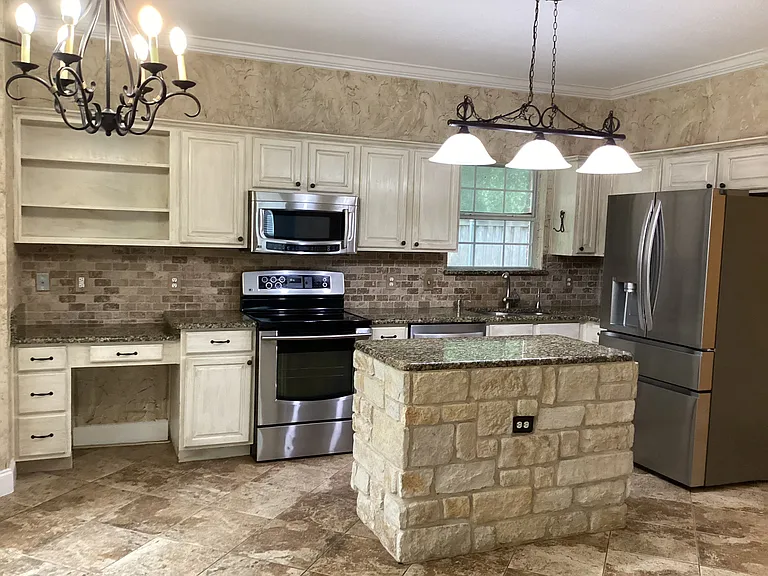 7774 Park Downs Dr — Photo 2