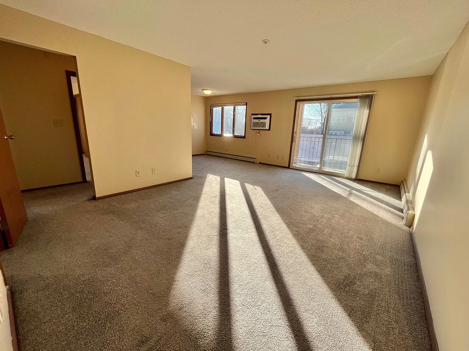 201 N Summit Ave Aaparments — Photo 2