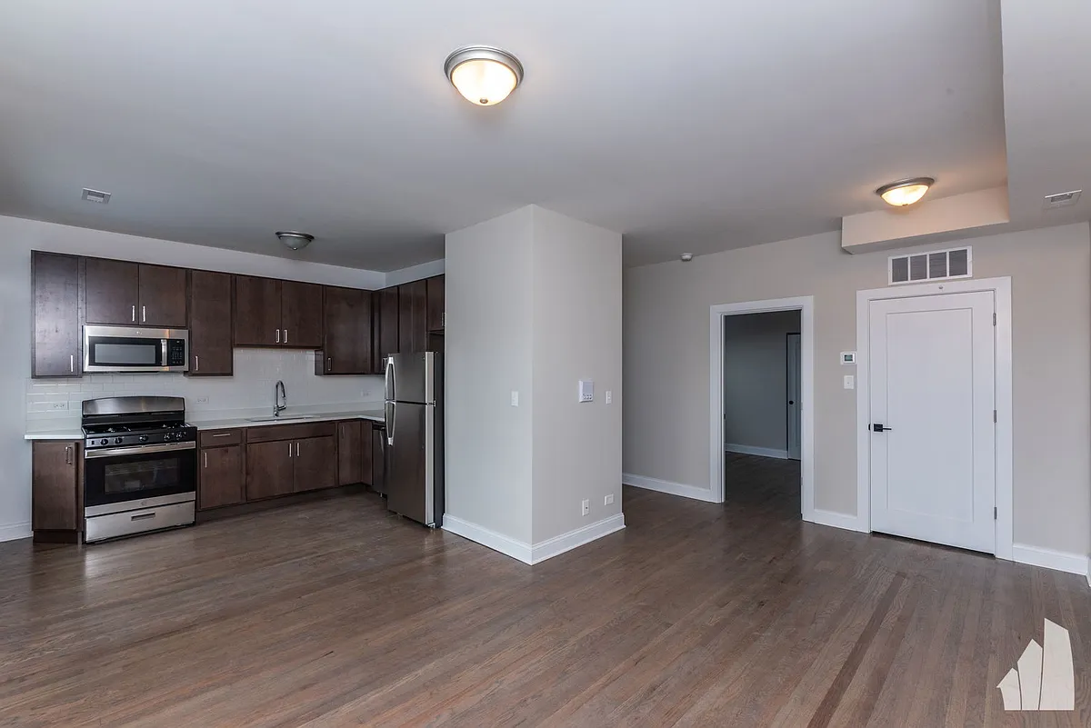 Building Photo - 3409 W Fullerton Ave #2