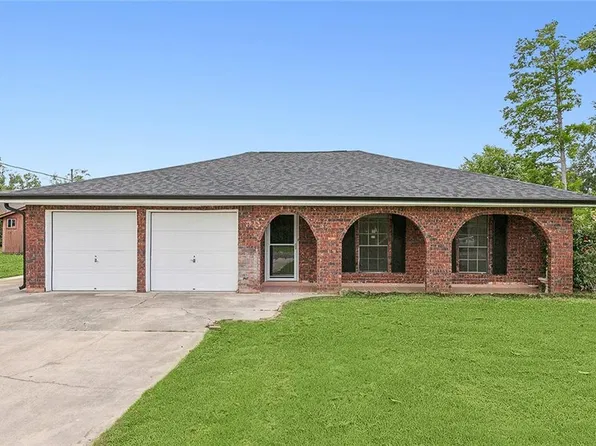 30 River Park Dr, Hahnville, LA 70057