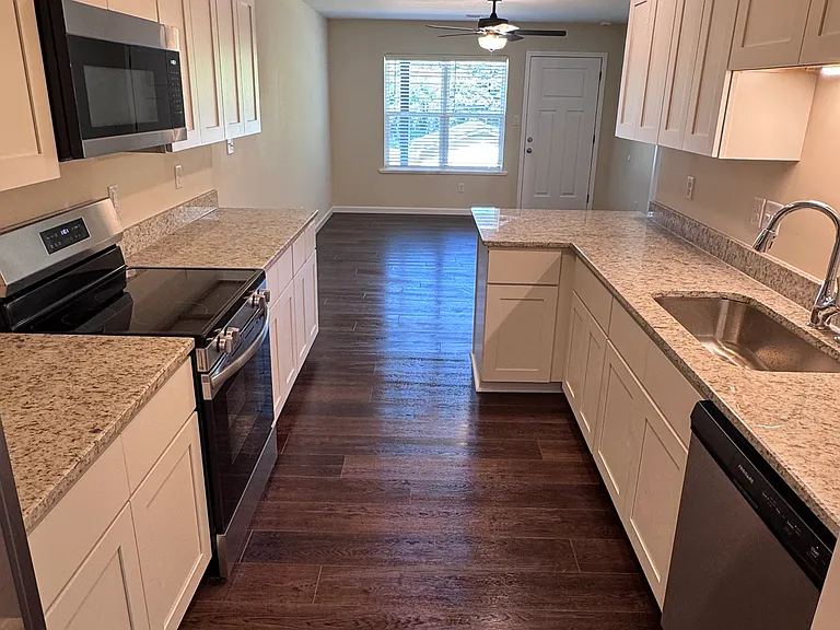 111 Nolan Dr #8 — Photo 2