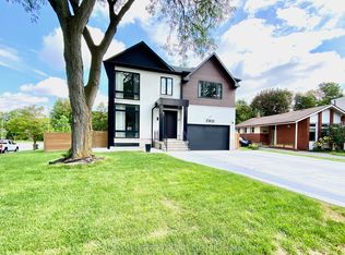 2 N Hills Ter, North York, ON M3C 1M6