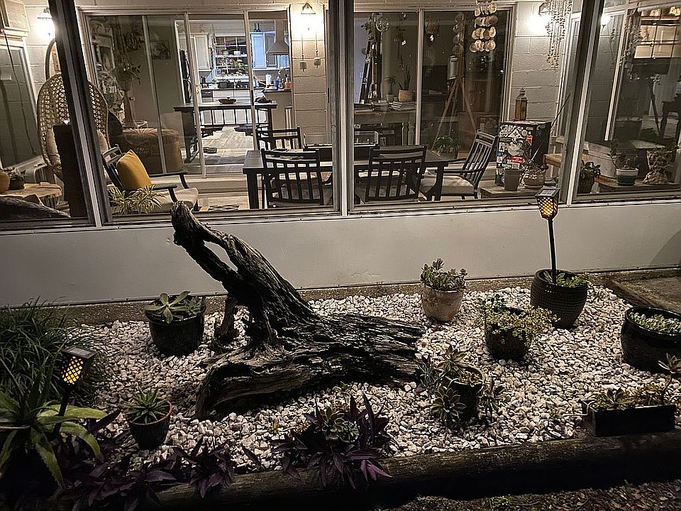 2nd image of 524 Bay Ridge Rd