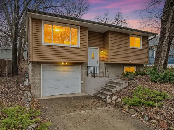 866 Wheeler St N, Saint Paul, MN 55104