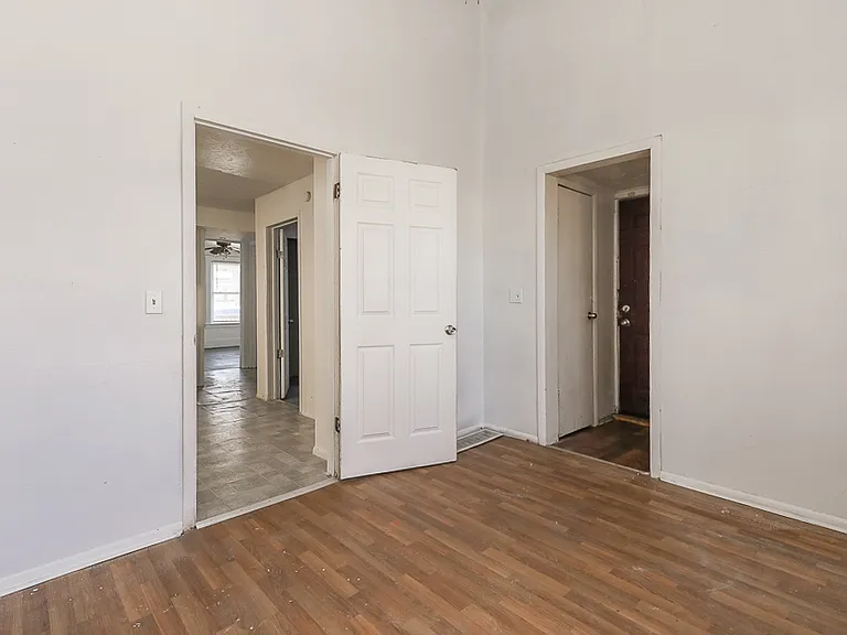 8700 Willard Ave #1 — Photo 4