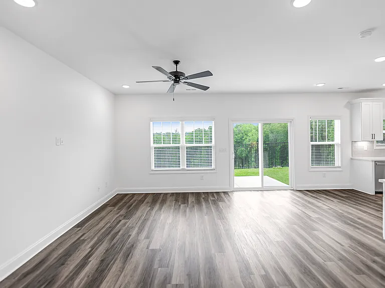Amber Vista — Photo 42
