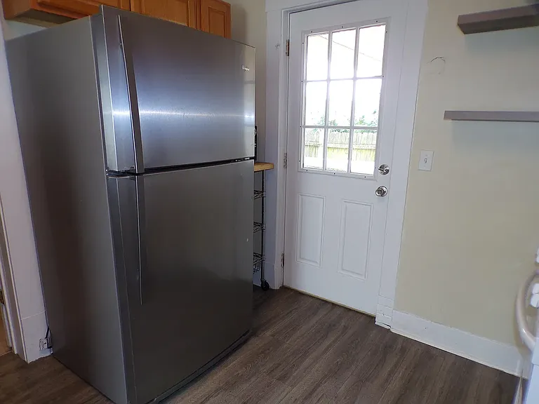 220 Harding St — Photo 8