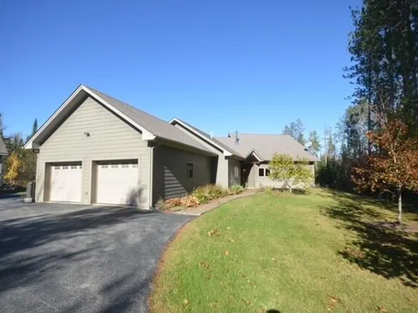 28 Manansis View, Glenburn, ME 04401