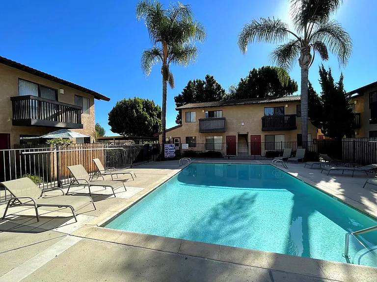 Del Norte Apartments — Photo 20