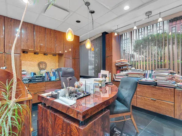 900 Park Avenue image 5 of 5