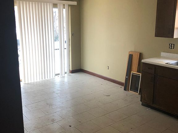 3rd image of 3551 S Lynn St APT B