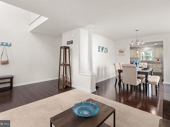 5th image of 207 Azalea Rd