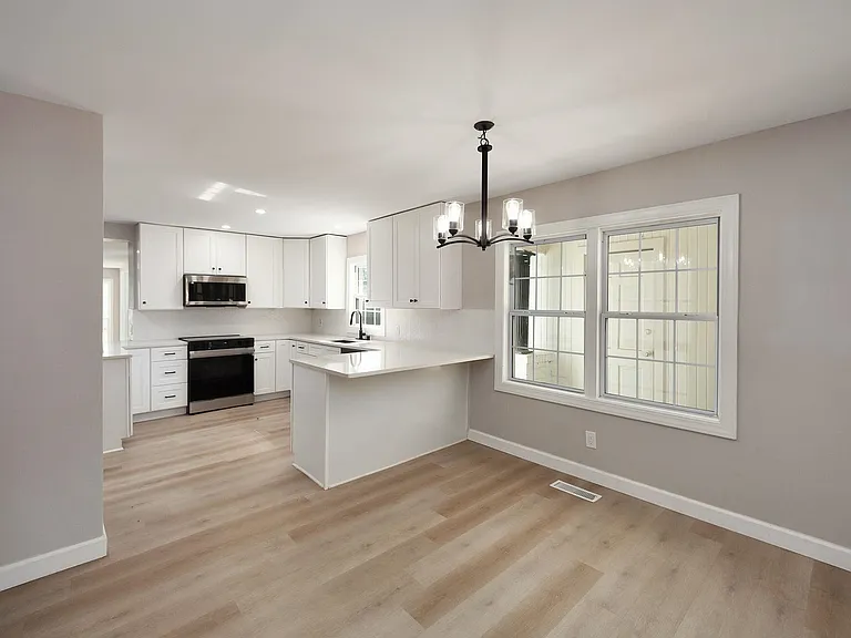 90 Shaw Ln — Photo 15