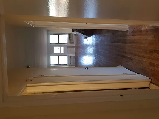 Rented by Max & Associates Realty Corp | media 29