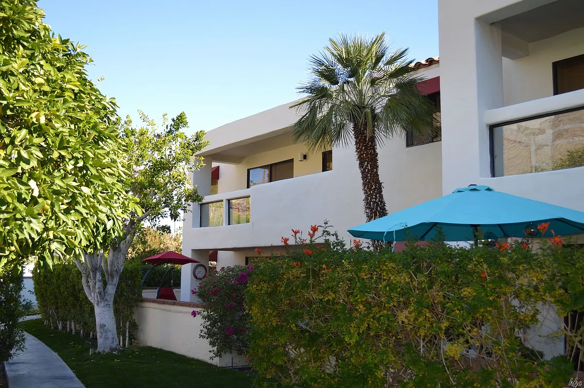 Building Photo - 255 E Avenida Granada #525