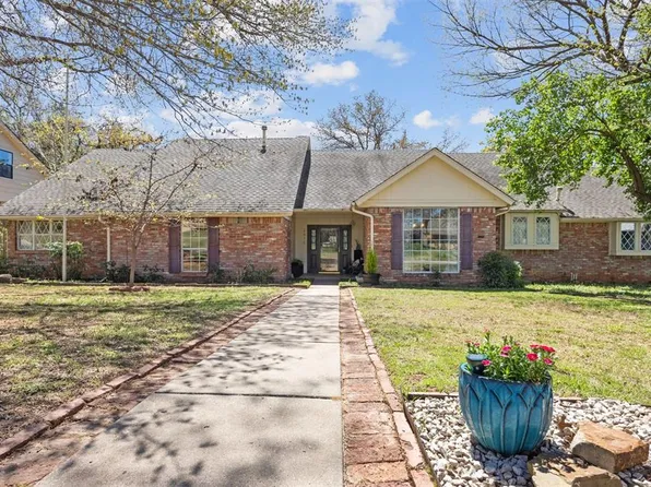 2416 Stonehenge Dr, Edmond, OK 73034