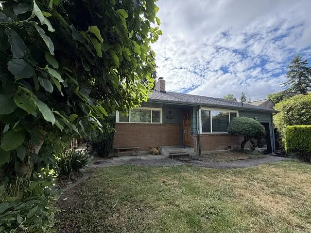 8309 36th Ave S — Photo 1