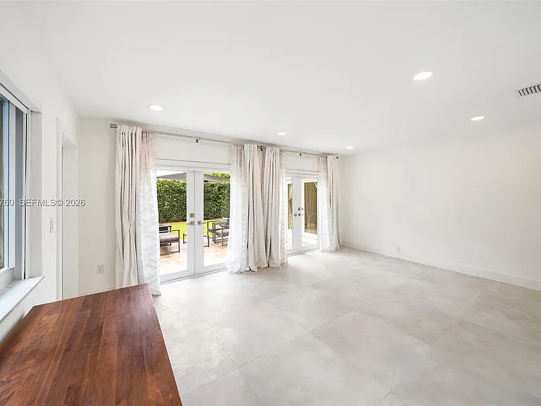415 Navarre Ave — Photo 10