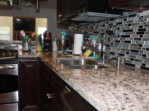 5th image of 3433 Birch Ln
