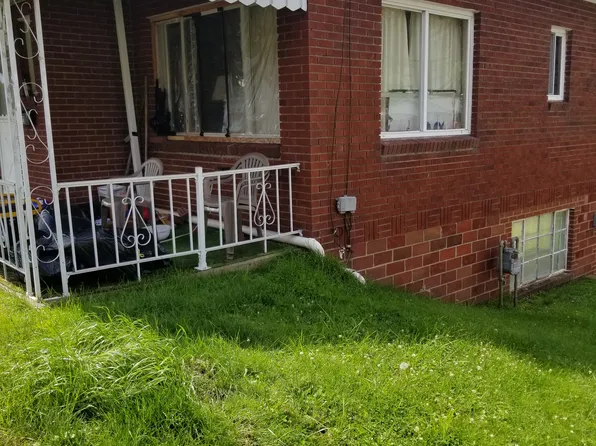 421 Charles St, Glenville, WV 26351