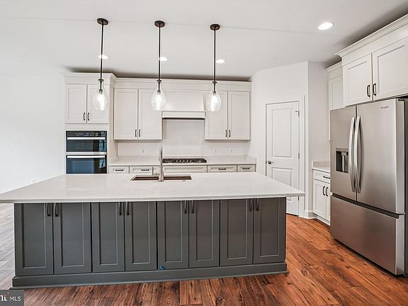 4th image of 15017 Rillhurst Dr