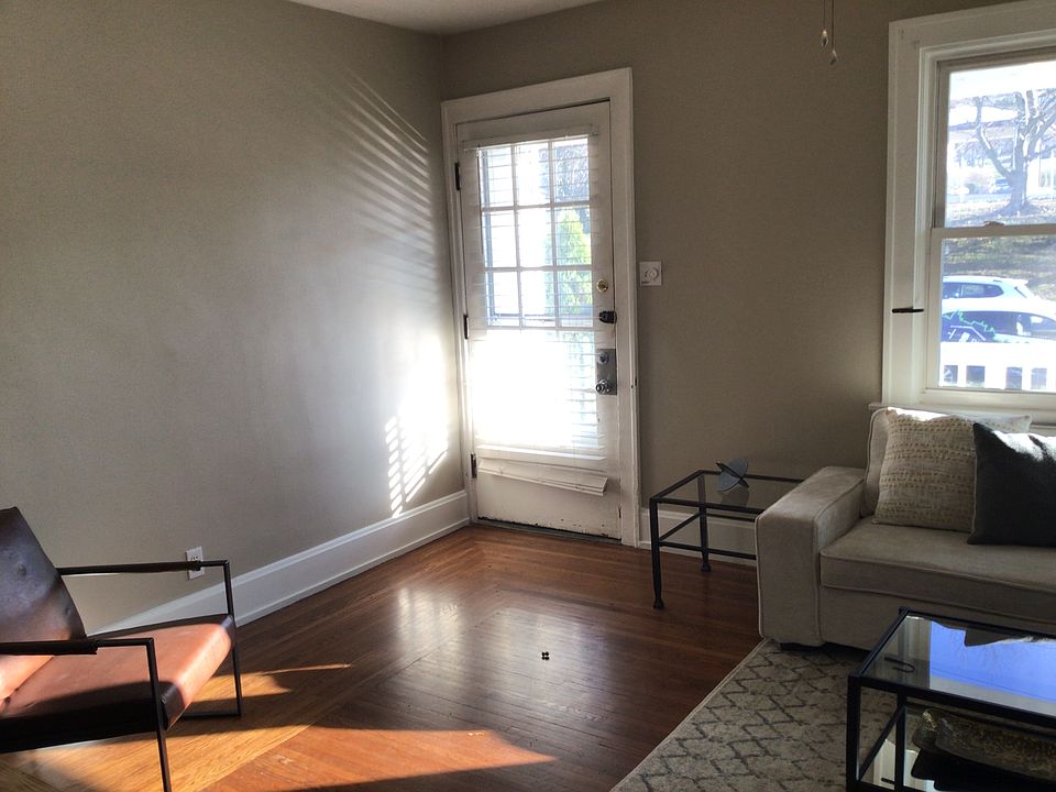 1st image of 5337 Fenwick Ave #2