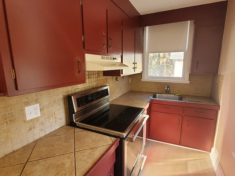 171 Lowell St #1 — Photo 7