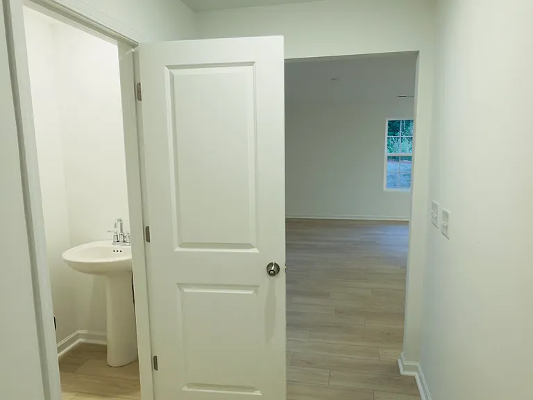 6 Latrell Ln — Photo 3
