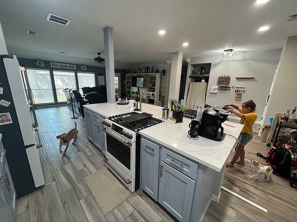2nd image of 11222 Fleur Dr