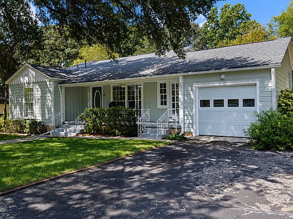 2nd image of 12 Rambling Rd