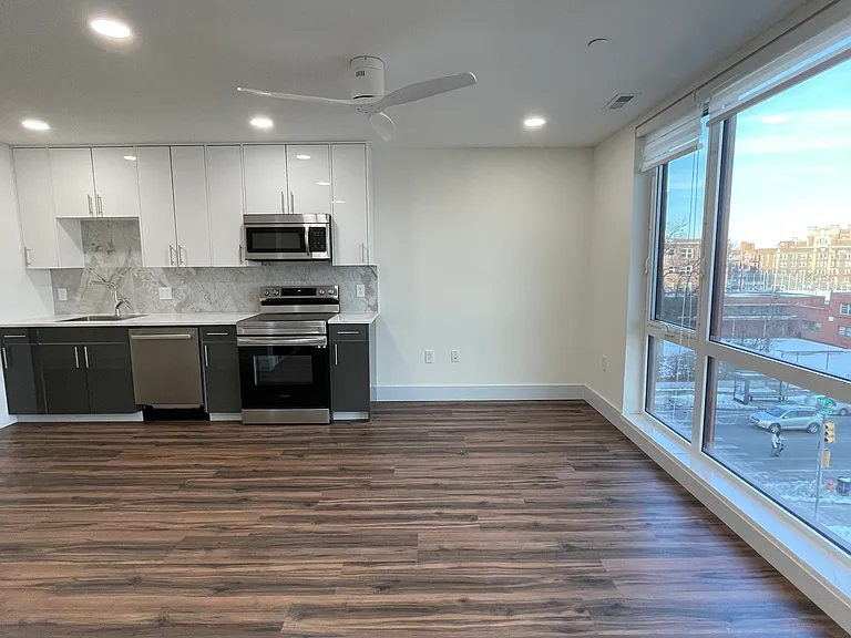 4906 Spruce St #403 — Photo 12