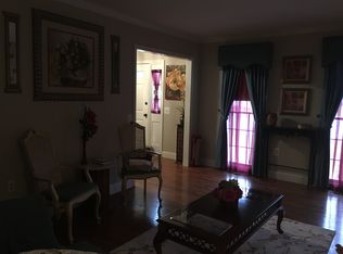 12211 Amblewood Dr, Laurel, MD 20708