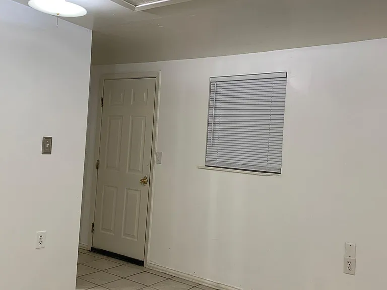 1314 S Avenue B #A — Photo 5