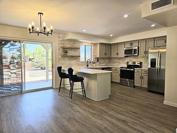 2nd image of 120 W Calle Melendrez