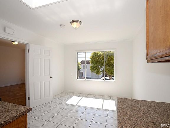 5th image of 256 Accacia St