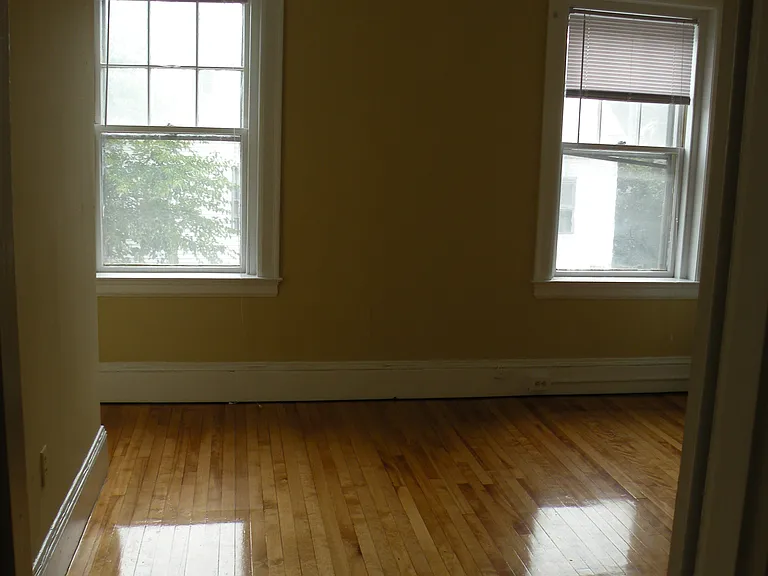 82 Elm St #5 — Photo 2