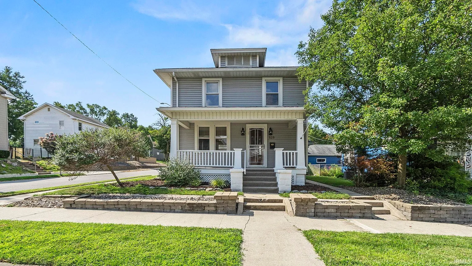 828 Forest Ave photo 1