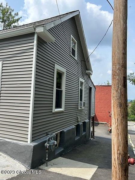 2nd image of 100 Hanover Street