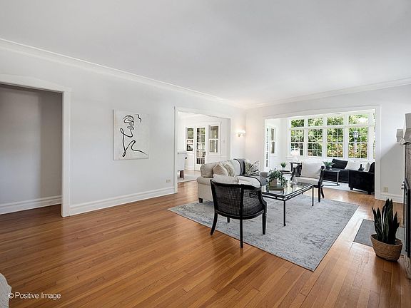 4th image of 54 Malden Ave