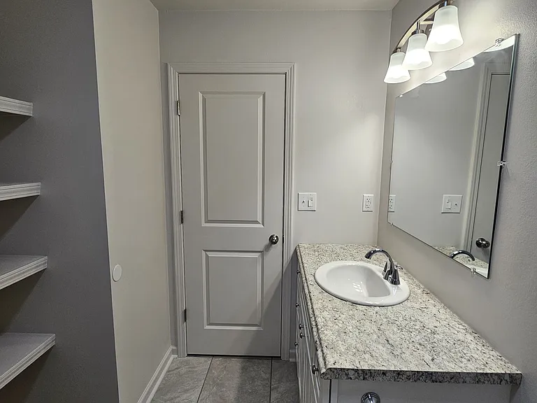 1658 Acadian Dr — Photo 11