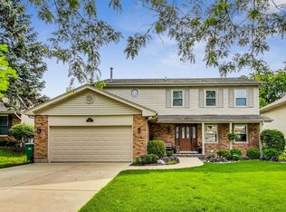 567 Sycamore Ln, Wheeling, IL 60090