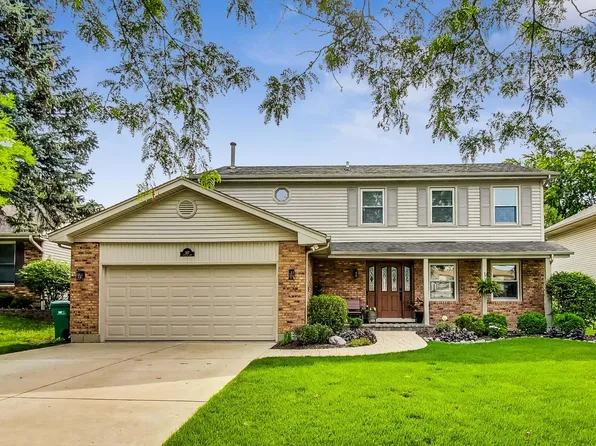 567 Sycamore Ln, Wheeling, IL 60090