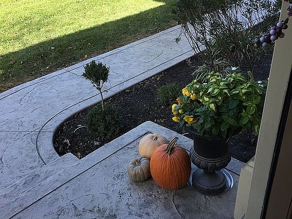 Front Porch & Sidewalk