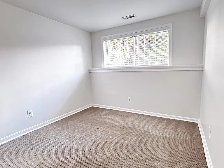 303 Bridle Crest Sq NE — Photo 18