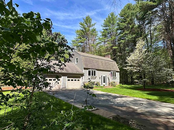 2nd image of 4 Schoolhouse Road