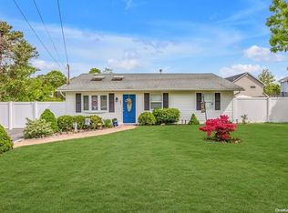 201 Atlantic Ave, East Patchogue, NY 11772