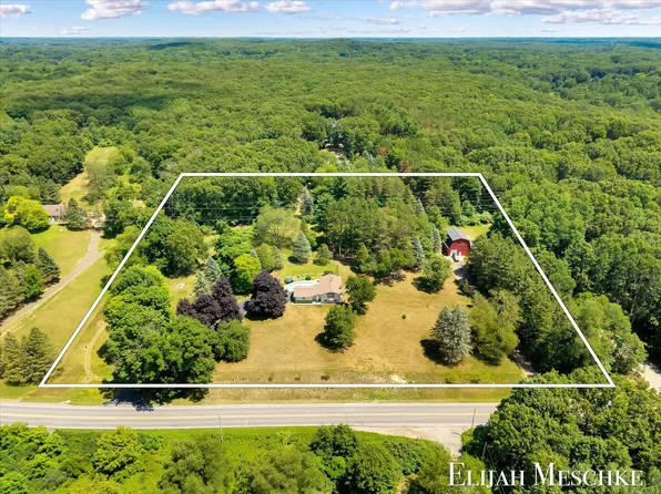 6160 Myers Lake Ave NE, Rockford, MI 49341