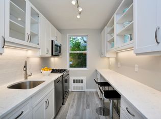 3 Putnam Hill APT 1J, Greenwich, CT 06830