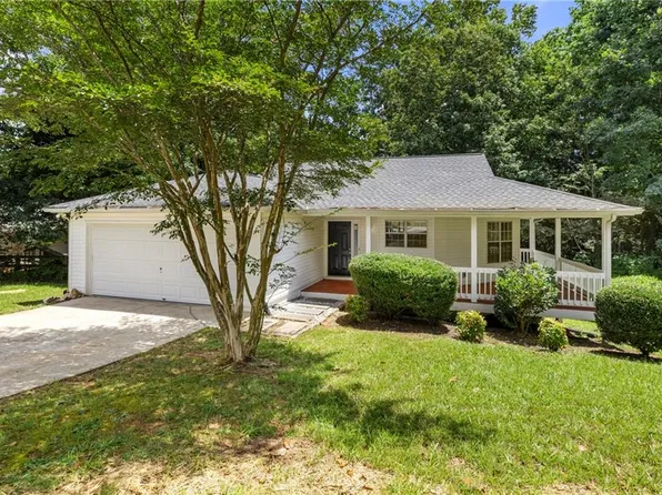 8515 Opal Ct, Gainesville, GA 30506